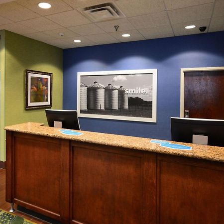 Hampton Inn Roxboro Bagian luar foto