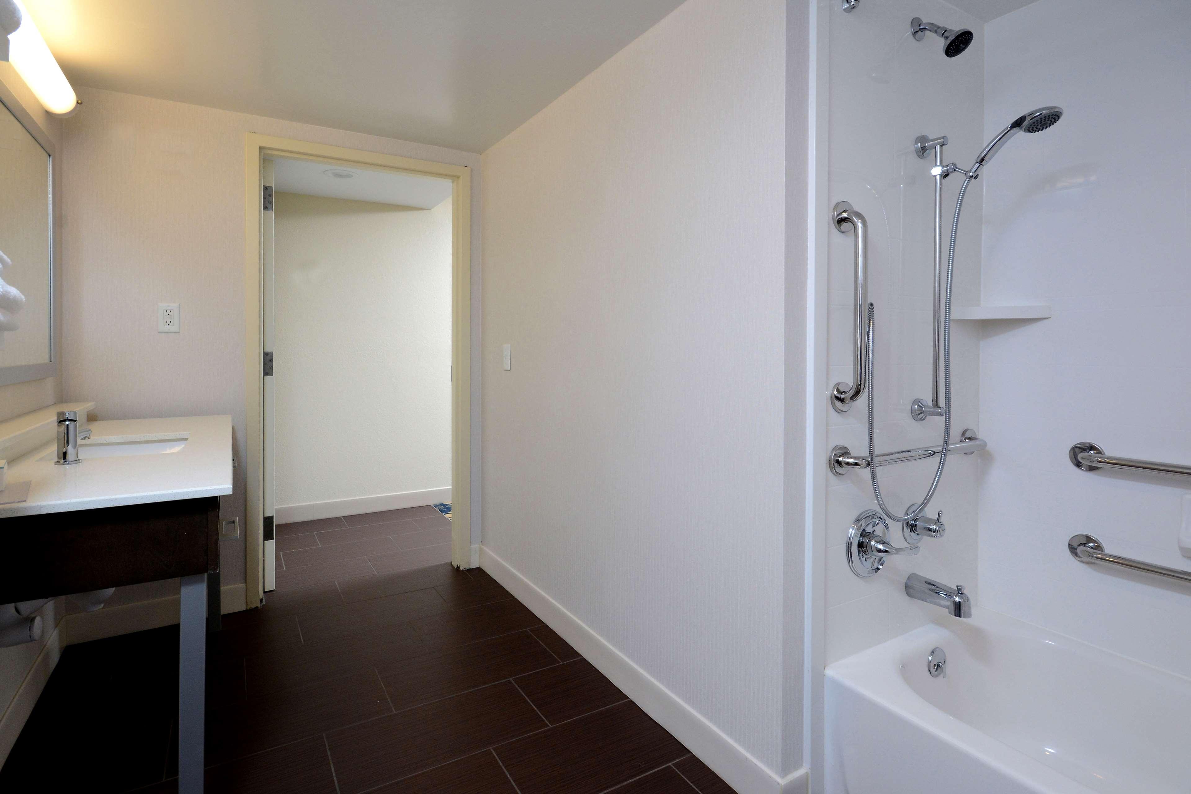 Hampton Inn Roxboro Bagian luar foto
