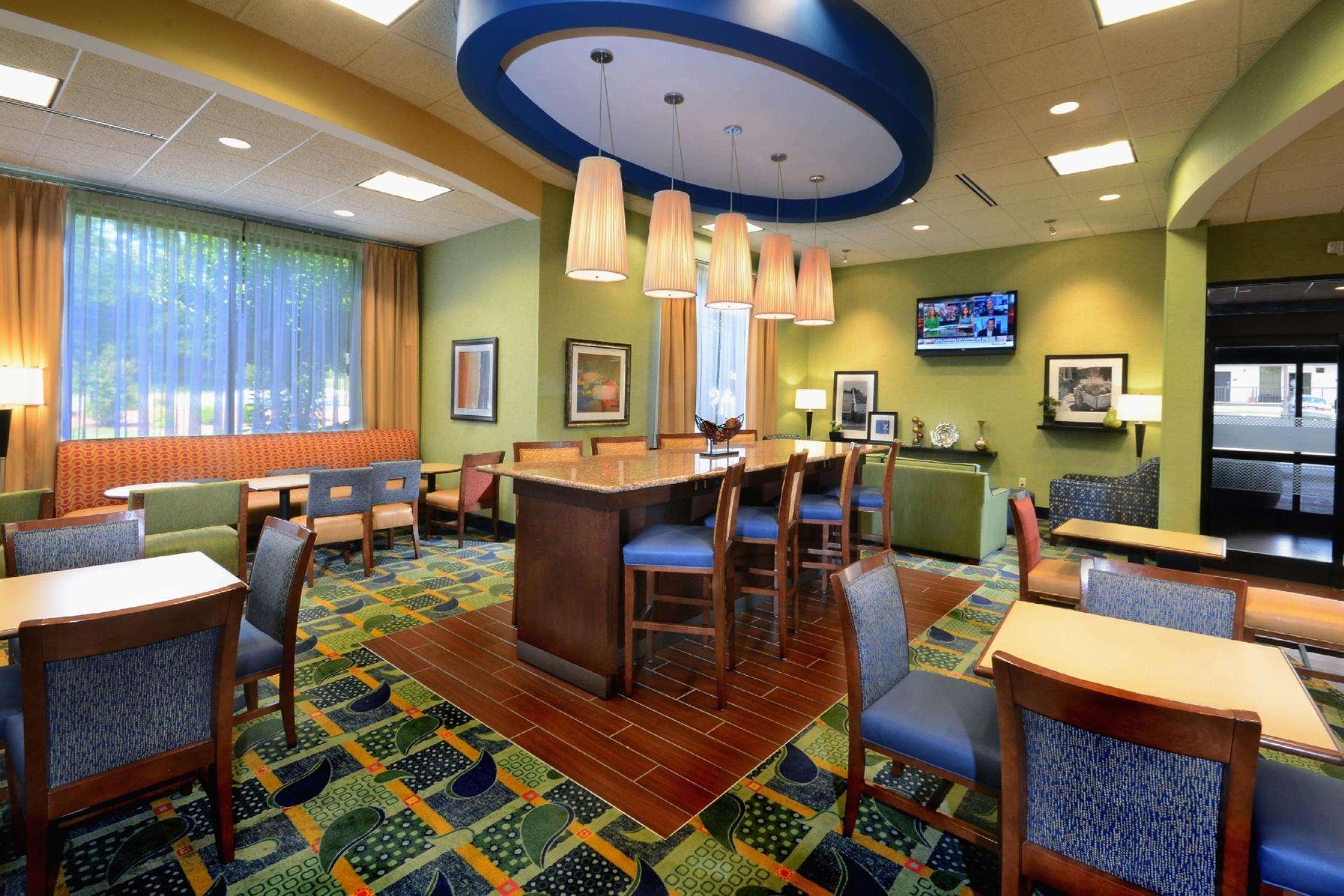 Hampton Inn Roxboro Bagian luar foto