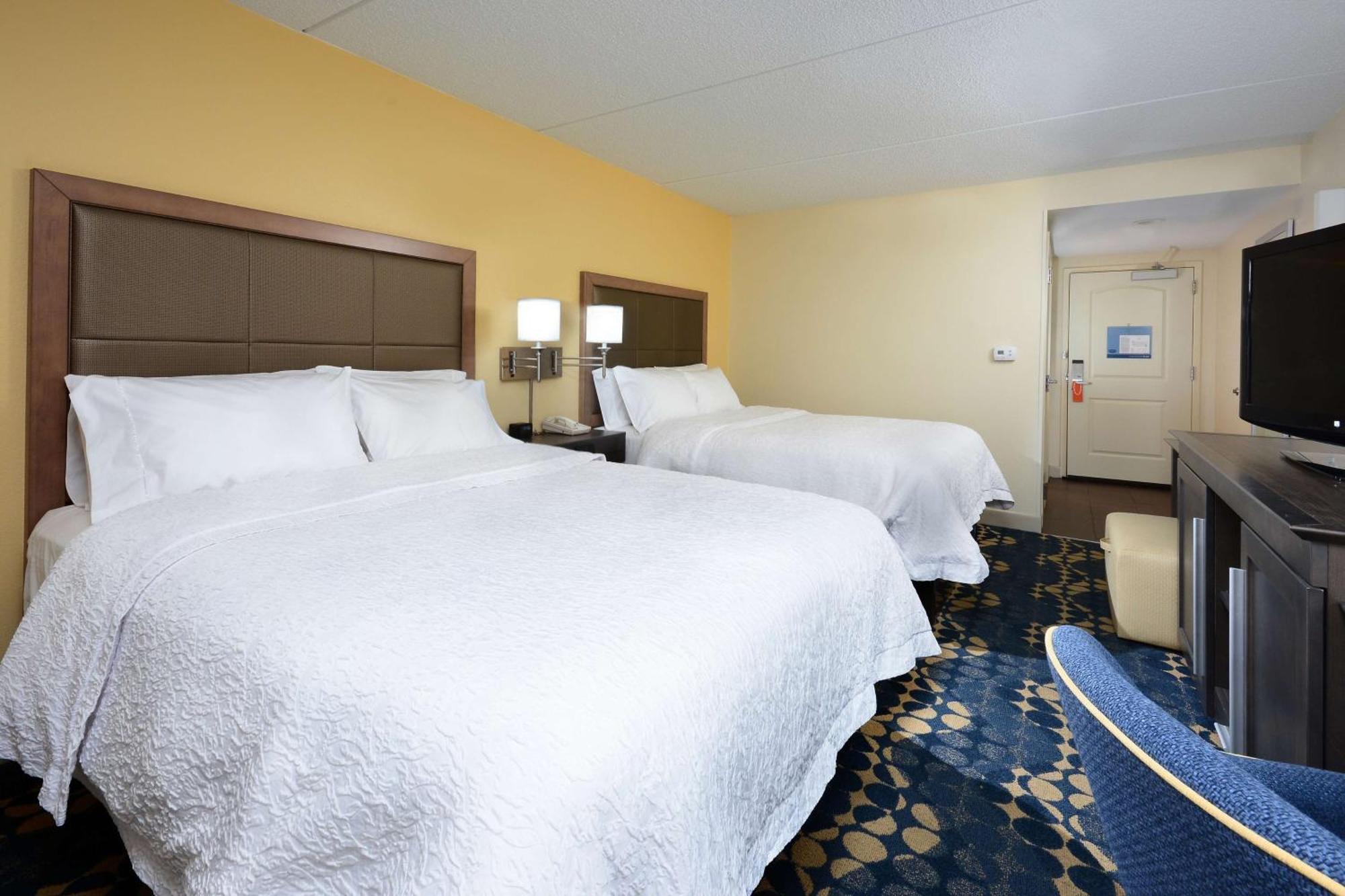 Hampton Inn Roxboro Bagian luar foto