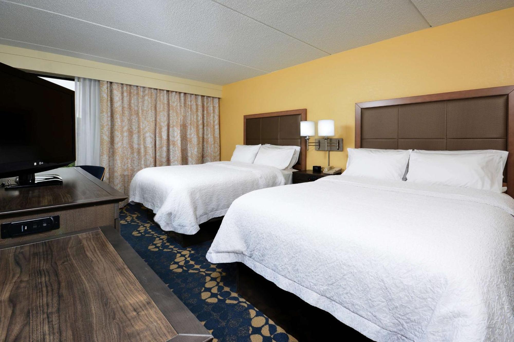 Hampton Inn Roxboro Bagian luar foto