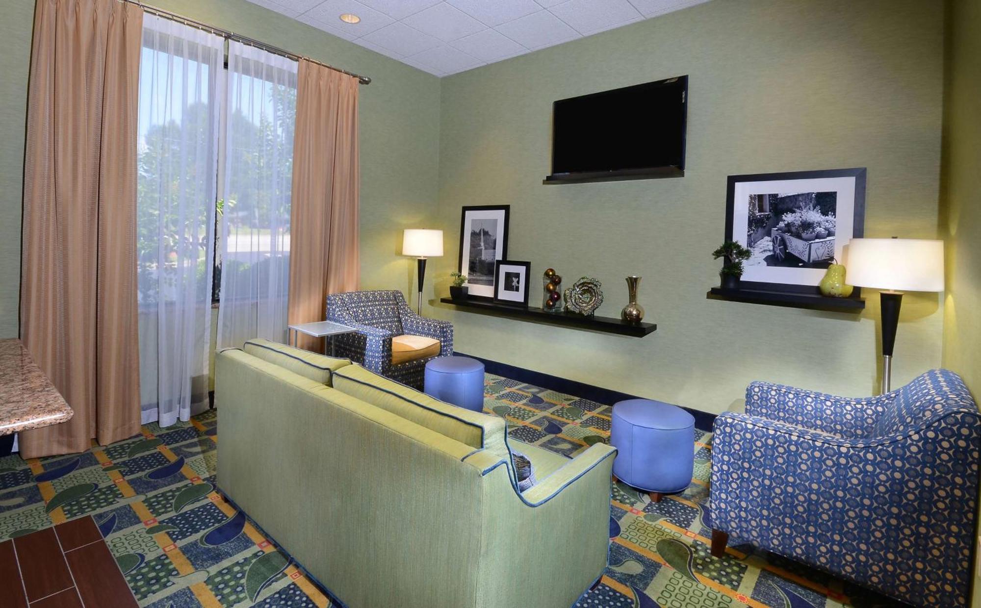 Hampton Inn Roxboro Bagian luar foto
