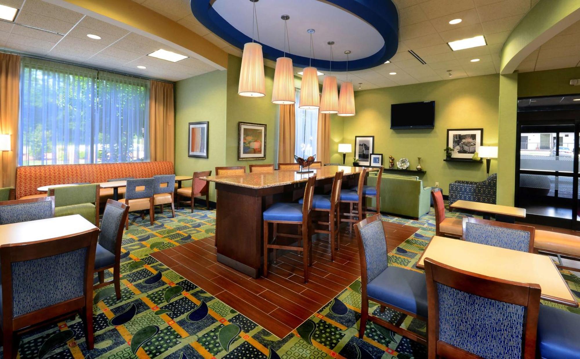 Hampton Inn Roxboro Bagian luar foto