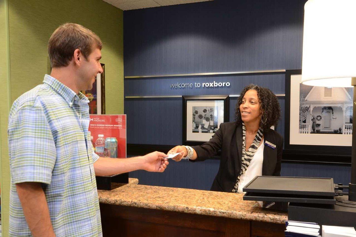 Hampton Inn Roxboro Bagian luar foto