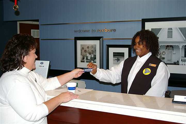 Hampton Inn Roxboro Bagian luar foto